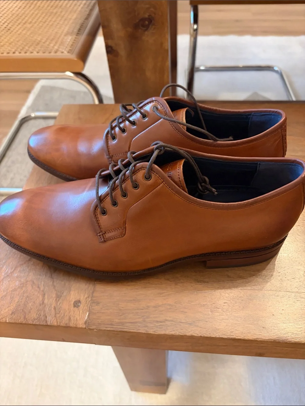Classic Men's Leather Derby Shoes in Tan